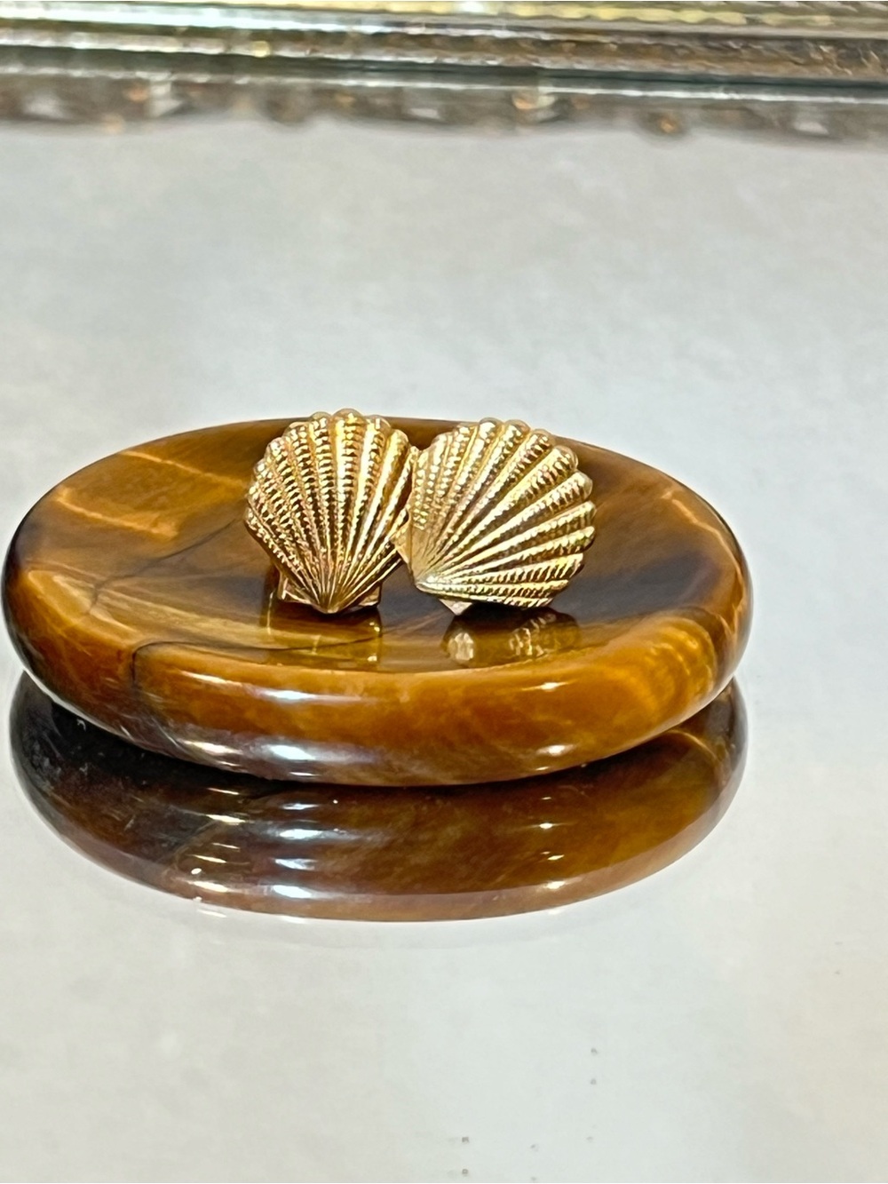 Vintage Gold Tone Shell Stud Earrings | Good Condition